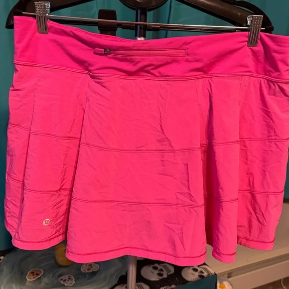 EUC size 14 Lululemon Vibrant Pink Mini Skirt with shorts skirt - Picture 5 of 6